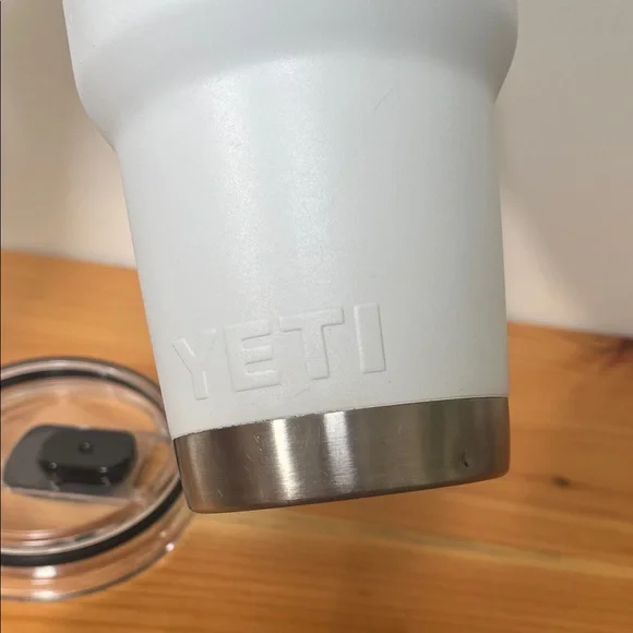 YETI Classic White Travel Mug with Clear Lid - Picture 5 of 8